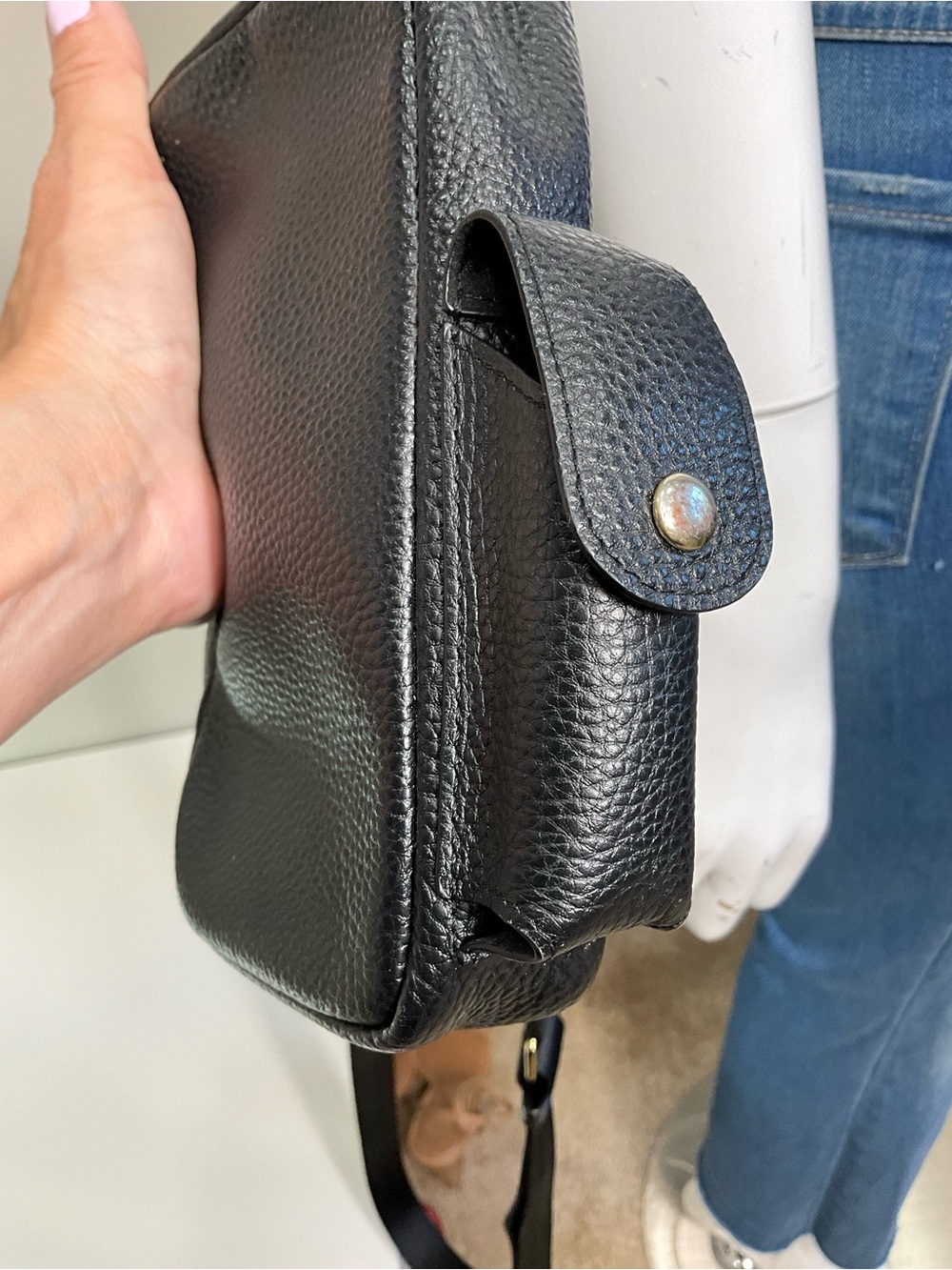 BANDOLIER Black Pebbled Leather Crossbody Phone Bag Gold Hardware Zip Top - Picture 9 of 10